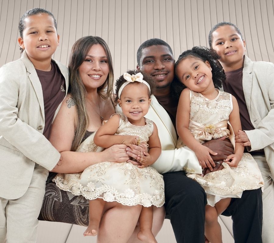 honest guys family image